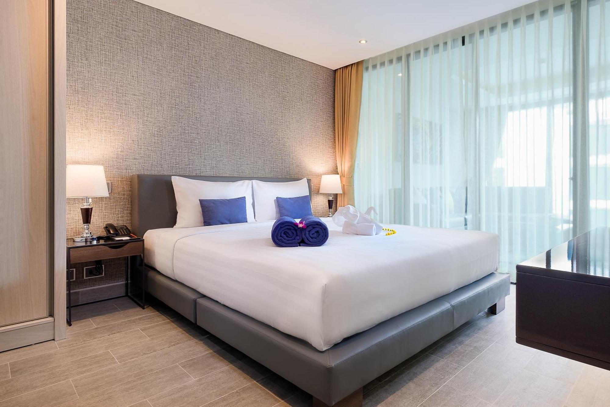 Lets Phuket Twin Sands Resort & Spa Patong Exterior photo